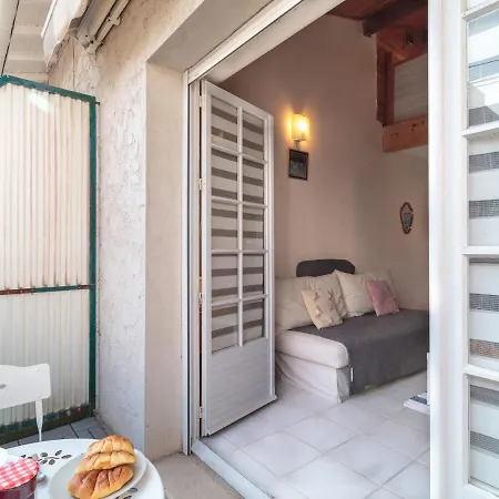 Apartment Rampe Du Vengeur By Interhome Royan